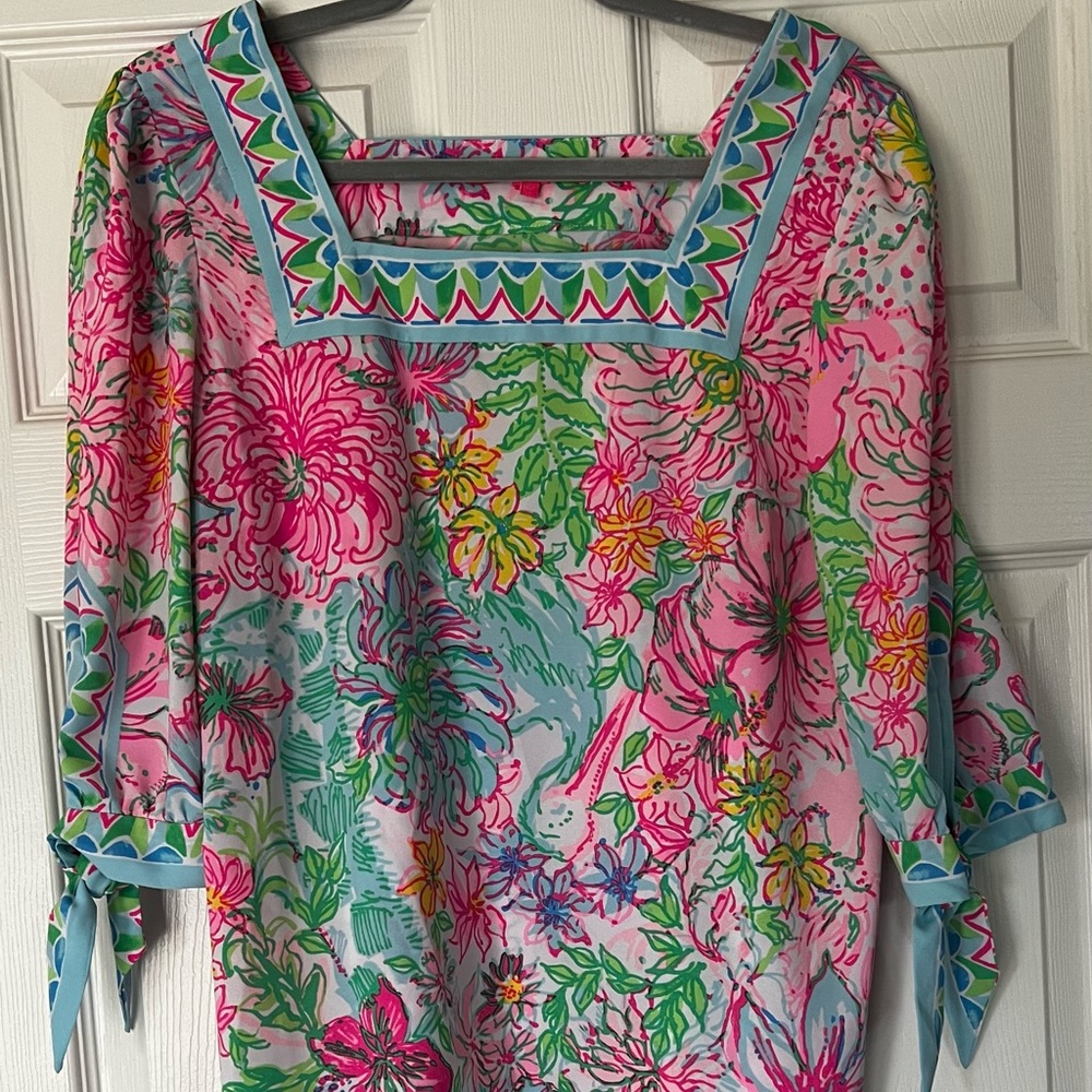 Lilly Pulitzer floral top size Small 4